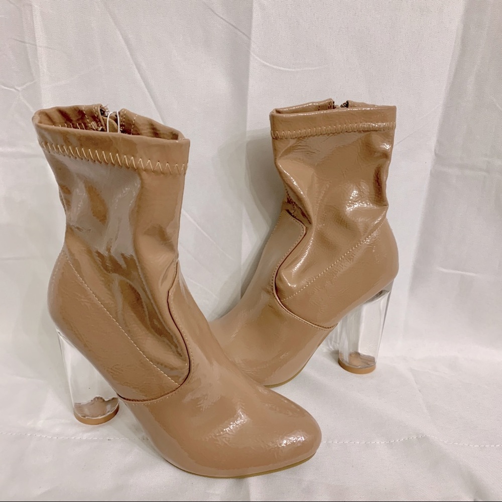 NWT faux leather clear heel bootie size 7 taupe